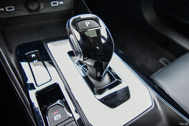 Tại thị trường Trung Quốc, mẫu sedan cỡ C này có 2 tùy chọn động cơ. Thứ nhất là động cơ xăng 4 xi-lanh, hút khí tự nhiên, dung tích 1.5L với công suất tối đa 120 mã lực.