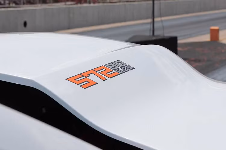 Thương hiệu đã sản xuất 69 chiếc xe Drag trong lần này và cho tới năm 2012, thương hiệu Chevrolet mới bắt đầu hồi sinh dòng xe đua Drag nổi tiếng này. Những chiếc COPO Camaro chỉ được sử dụng trên đường đua Drag và không được hợp pháp hóa trên đường phố. COPO Camaro phiên bản năm 2022 được trang bị động cơ phân khối lớn với dung tích 9,4 lít. Động cơ Big Block V8 thể hiện tinh thần của chiếc COPO Camaro 1969 nguyên bản.