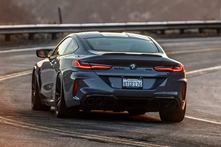 Ngoại thất BMW M8 Competition của CarBarn hầu như không có sự thay đổi đáng kể nào. Hãng độ đến từ California chỉ chú trọng đến hiệu suất vận hành của chiếc xe