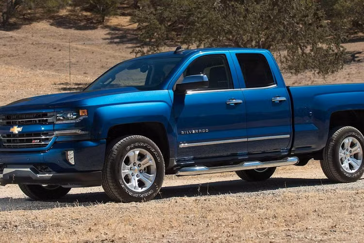6. Chevrolet Silverado 1500 (27,1%): Là một mẫu bán tải được nhiều người ưa chuộng, không quá khó hiểu khi Chevrolet Silverado cũng khá đắt hàng trên thị trường xe cũ. Mức giá tăng thêm 7.960 USD, giúp xe đã qua sử dụng đạt mức giá trung bình 37.324 USD.