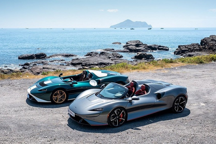 Gần đây nhất, việc xuất hiện của chiếc xe McLaren Elva mô hình 1:1 đã nhận được rất nhiều sự quan tâm của giới mê xe trong nước và có 1 đại gia còn chia sẻ thông tin giá bán của xe McLaren Elva ở Việt Nam cũng như hé lộ mình muốn tạo ra 1 sự khác biệt trong cách chơi xe của nhiều nhà giàu trong nước bằng cách mua siêu phẩm không mui của McLaren về dải đất hình chữ S.