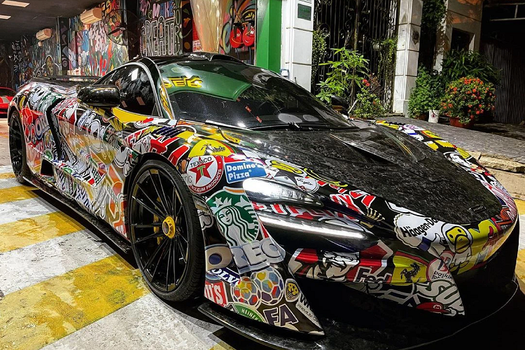 Novitec không can thiệp vào hiệu suất của siêu xe McLaren 720S N-Largo, vì thế, xe vẫn được trang bị khối động cơ V8, tăng áp kép, dung tích 4.0L nhưng tạo ra công suất tối đa lên đến 720 mã lực tại vòng tua máy 7.000 vòng/phút và mô-men xoắn cực đại 770 Nm tại vòng tua máy 5.500 vòng/phút. Giá siêu xe McLaren 720S tại Việt Nam khi mới về nước được các đại lý tư nhân chào bán khoảng hơn 20 tỷ đồng.