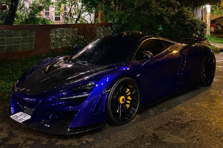 Xe sở hữu động cơ kết hợp với hộp số SSG ly hợp kép 7 cấp, nhờ đó, siêu xe McLaren 720S độ N-Largo có thể tăng tốc từ vị trí xuất phát lên 100 km/h chỉ trong thời gian 2,9 giây và giảm tốc từ 100-0 km/h trong 2,8 giây. Tốc độ tối đa của siêu xe McLaren 720S là 341 km/h. Chưa hết, chiếc siêu xe McLaren 720S độ N-Largo độc nhất vô nhị tại Việt Nam còn được chủ nhân trước đó trang bị ống xả độ của hãng Frequency Intelligent Exhaust nhằm giúp công suất tối đa của xe tăng thêm 8% so với trước.