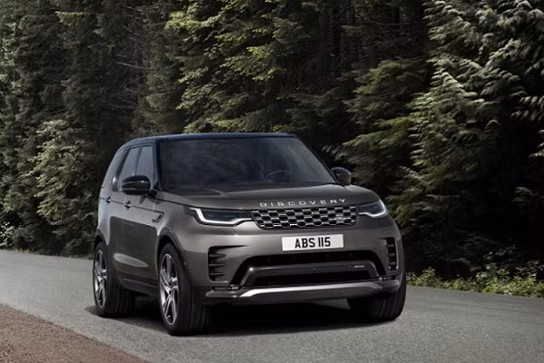 Phiên bản này có sẵn với màn hình hiển thị trên kính lái HUD, vô lăng có sưởi, hàng ghế thứ ba có sưởi và chỉnh điện, ngăn làm lạnh ở hàng ghế trước và hệ thống điều hòa 4 vùng độc lập.