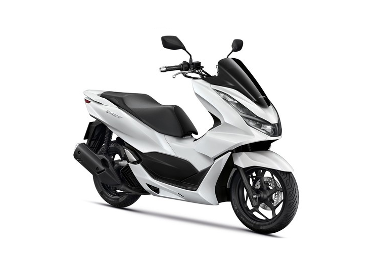 Honda PCX 160 2022 được trang bị động cơ đốt trong với xy-lanh đơn, 4 van, dung tích 156,9 cc, làm mát bằng dung dịch, sản sinh công suất 16 mã lực tại tua máy 8.500 vòng/phút và mômen xoắn cực đại 15 Nm tại tua máy 6.500 vòng/phút.