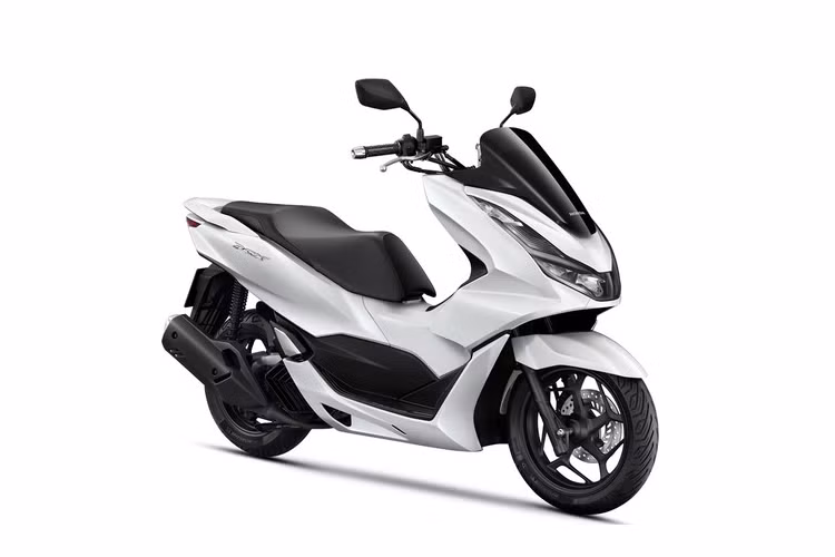 Honda PCX 160 2022 được trang bị động cơ đốt trong với xy-lanh đơn, 4 van, dung tích 156,9 cc, làm mát bằng dung dịch, sản sinh công suất 16 mã lực tại tua máy 8.500 vòng/phút và mômen xoắn cực đại 15 Nm tại tua máy 6.500 vòng/phút.