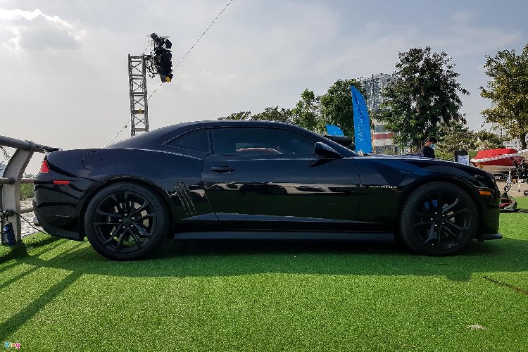 Camaro ZL1 nguyên bản sở hữu khối động cơ V8 siêu nạp supercharged LSA dung tích 6.2L, sản sinh công suất cực đại 580 mã lực và mô-men xoắn tối đa 754 Nm. Đi kèm với đó là hộp số sàn 6 cấp TR-6060 do Tremec sản xuất. Tuy nhiên, chiếc xe này nhận được gói độ đến từ West Bend Dyno Tuning LLC, cho công suất tối đa lên đến 750 mã lực.