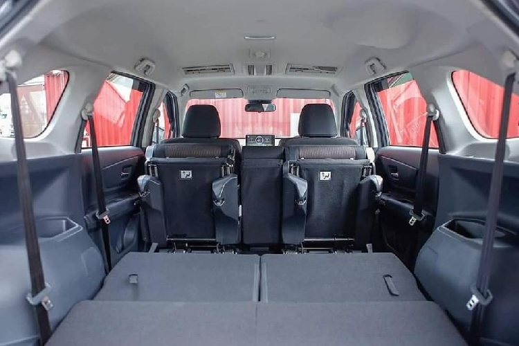 Tại thị trường Indonesia, Toyota Avanza 2022 được chia thành 4 bản trang bị, bao gồm 1.3E tiêu chuẩn, 1.5G, 1.5E và 1.5G CVT TSS.