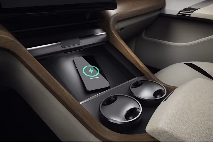 Những khách hàng mong muốn một chiếc xe mạnh mẽ hơn có thể tìm đến biến bản RS hiệu suất cao.