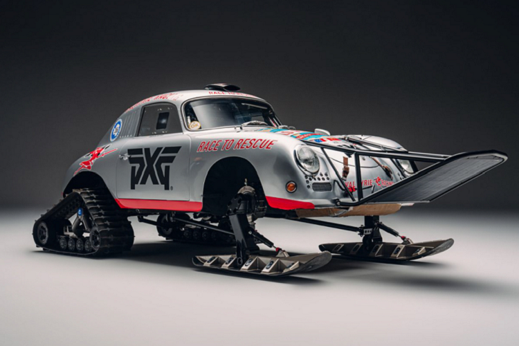 De Carteret đã dẫn đầu hơn 50 cuộc thám hiểm và ông đã từng giành được hai kỷ lục thế giới về hành trình vượt biển nhanh nhất tới Nam Cực bằng xe đặc chủng của Thomson Reuters chế tạo.