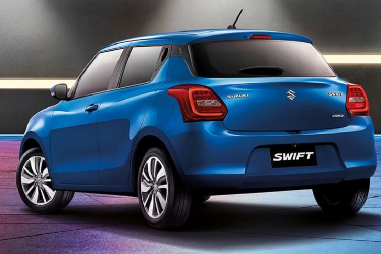 Như vậy, Suzuki Swift 2021 tại Thái Lan không có camera 360 độ, hệ thống kiểm soát hành trình thích ứng hay phanh khẩn cấp tự động như xe ở Nhật Bản. Tại thị trường Thái Lan, giá xe Suzuki Swift 2021 tương ứng với 2 bản trang bị là 122 GL CVT và 1.2 GLX CVT từ 557.000 Baht (428,5 triệu đồng) và 629.000 Baht (482,5 triệu đồng).