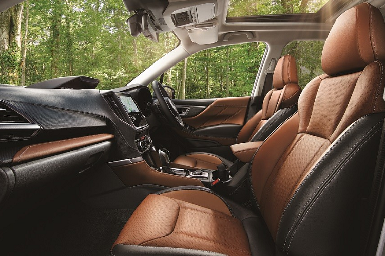 Tại thị trường Nhật Bản, Subaru Forester 2022 có 2 tùy chọn động cơ khác nhau. Đầu tiên là hệ truyền động hybrid e-Boxer dành cho bản Touring, X-Break và Advance. Hệ truyền động này bao gồm máy xăng 4 xi-lanh phẳng, hút khí tự nhiên, dung tích 2.0L, tạo ra công suất tối đa 143 mã lực tại tua máy 6.000 vòng/phút và mô-men xoắn cực đại 188 Nm tại tua máy 4.000 vòng/phút. Động cơ kết hợp với mô-tơ điện có công suất tối đa 13,4 mã lực và mô-men xoắn cực đại 65 Nm cùng cụm pin lithium-ion.