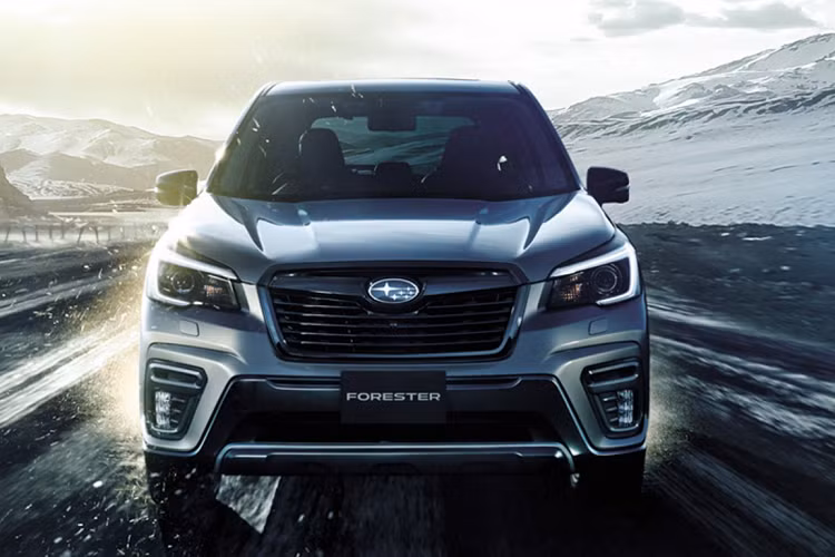 Cả hai động cơ kể trên đều kết hợp với hệ dẫn động 4 bánh toàn thời gian Symmetrical All-Wheel Drive và hộp số biến thiên vô cấp Lineartronic CVT. Lượng xăng tiêu thụ trung bình của động cơ 1.8L là 16,5 km/lít (6 lít/100 km theo tiêu chuẩn JC08) hoặc 13,6 km/lít (7,3 lít/100 km theo tiêu chuẩn WLTC).