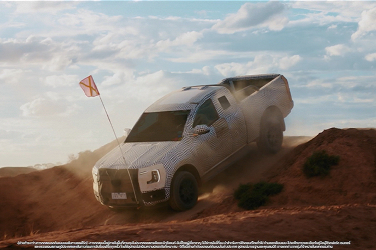 Về động cơ và hệ truyền động, Ford Ranger thế hệ mới được đồn đoán sẽ có phiên bản plug-in hybrid mới (chưa rõ kết hợp với động cơ nào). Bên cạnh phiên bản động cơ xăng 4cyl dung tích 2.3 lít tăng áp công nghệ Ecoboost như thế hệ hiện tại đang bán ở thị trường Bắc Mỹ. Khả năng cao Ford sẽ tiếp tục duy trì hộp số tự động 10 cấp cho Ranger thế hệ mới.