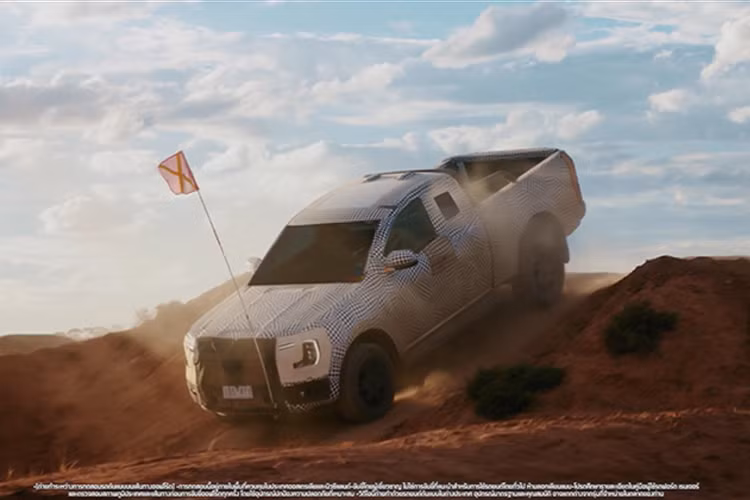 Về động cơ và hệ truyền động, Ford Ranger thế hệ mới được đồn đoán sẽ có phiên bản plug-in hybrid mới (chưa rõ kết hợp với động cơ nào). Bên cạnh phiên bản động cơ xăng 4cyl dung tích 2.3 lít tăng áp công nghệ Ecoboost như thế hệ hiện tại đang bán ở thị trường Bắc Mỹ. Khả năng cao Ford sẽ tiếp tục duy trì hộp số tự động 10 cấp cho Ranger thế hệ mới.