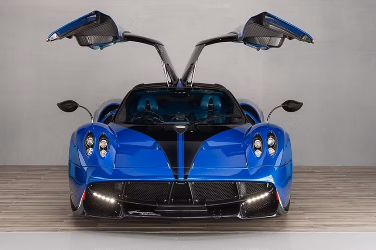 Sau Bugatti, Pagani cung mo dai ly dau tien tai Dong Nam A