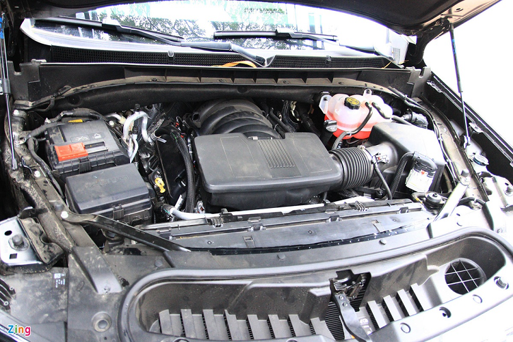 Chiếc GMC Yukon XL Denali 2021 trong bài viết sử dụng động cơ xăng V8 6.2L, công suất 420 mã lực, mô-men xoắn 623 Nm, hộp số tự động 10 cấp và hệ dẫn động AWD. Giá xe GMC Yukon XL Denali 2021 được chào bán hơn 9 tỷ đồng ở một đại lý tư nhân. Được biết, đây là chiếc Yukon XL Denali 2021 thứ 2 xuất hiện tại Việt Nam.