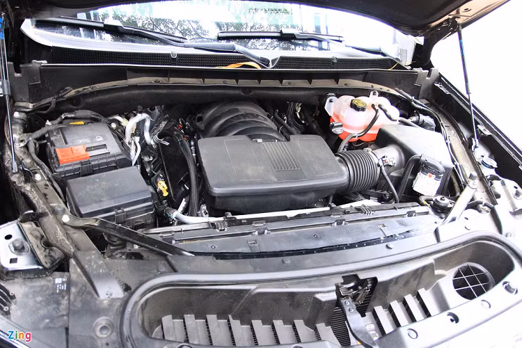 Chiếc GMC Yukon XL Denali 2021 trong bài viết sử dụng động cơ xăng V8 6.2L, công suất 420 mã lực, mô-men xoắn 623 Nm, hộp số tự động 10 cấp và hệ dẫn động AWD. Giá xe GMC Yukon XL Denali 2021 được chào bán hơn 9 tỷ đồng ở một đại lý tư nhân. Được biết, đây là chiếc Yukon XL Denali 2021 thứ 2 xuất hiện tại Việt Nam.