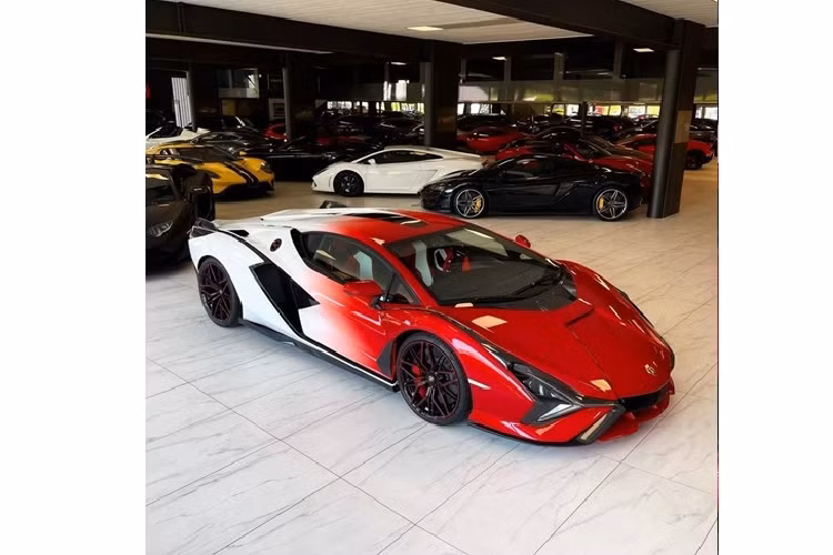 Bên cạnh đó, động cơ của Sian còn kết hợp với hệ thống mild hybrid sử dụng mô-tơ điện 48 V, cho ra công suất 34 mã lực.