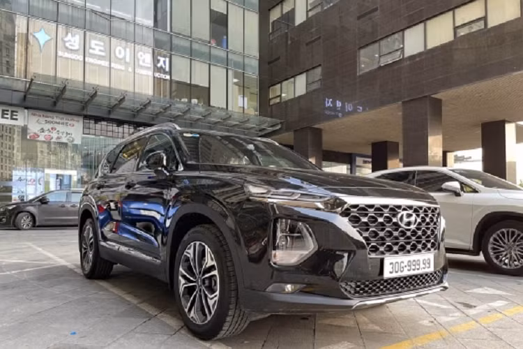 Được biết, số 9 trong quan niệm của người phương Đông có nghĩa là "Mãi mãi - Vĩnh Cửu" nên được nhiều người săn đón. Việc cả 5 số 9 trùng nhau mang ý nghĩa phong thủy là vĩnh cửu, là biểu tượng của sự trường tồn, mang lại hạnh phúc, sung túc những điều thuận lợi may mắn cho chủ nhân sở hữu chiếc xe mang biển số trên.