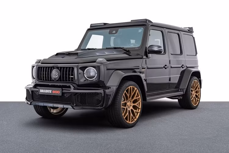 Thực tế, chúng ta đã không còn xa lạ gì với những bản độ Mercedes-AMG G63 thế hệ mới có giá gấp đôi, gấp ba so với bản gốc từ nhà máy. Bù lại với số tiền chênh cao, chiếc G63 mới của Brabus nhận được rất nhiều "đồ chơi" độc đáo.
