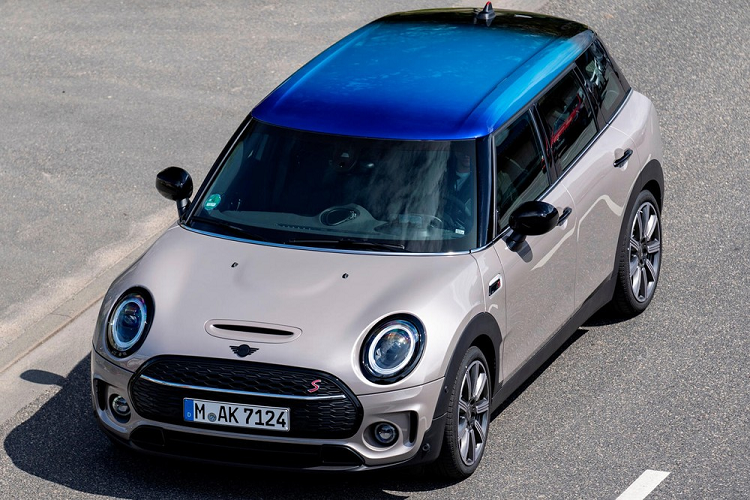 Kể cả có là vậy, Mini nói rằng mỗi chiếc xe vẫn sẽ khác nhau một chút vì “điều kiện môi trường thay đổi”. Không rõ chi phí cho việc này là bao nhiêu, nhưng nóc Multitone dường như là một tùy chọn được cung cấp trên toàn thế giới.
