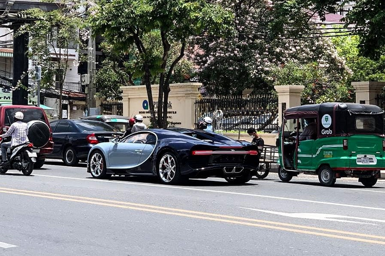 Siêu phẩm Bugatti Chiron chỉ mất thời gian 2,5 giây để tăng tốc từ vị trí xuất phát lên 100 km/h trước khi đạt vận tốc tối đa 420 km/h.