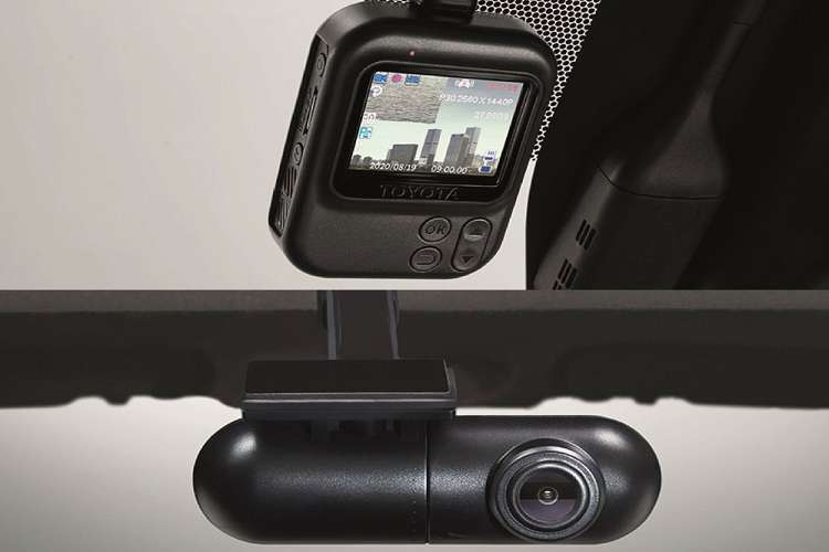 4 màu trắng Pearl White phối nóc đen, trắng Platinum White Pearl phối nóc đen, xanh dương Grayish Blue Metallic phối nóc đen và đỏ Red Mica Metallic phối nóc đen sẽ chỉ dành cho bản Sport Premium. Những màu còn lại sẽ dành cho bản Sport và tiêu chuẩn.