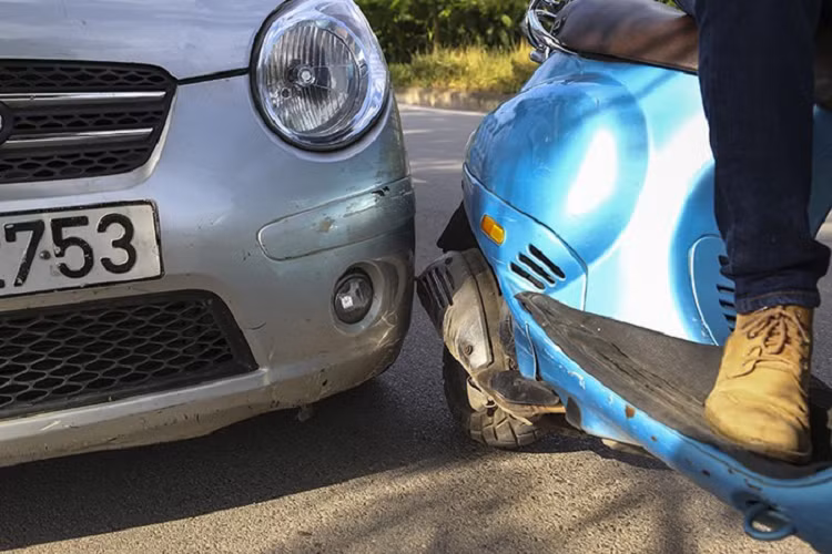 Son xe oto can Tet, lam the nao de de tranh mat tien oan?