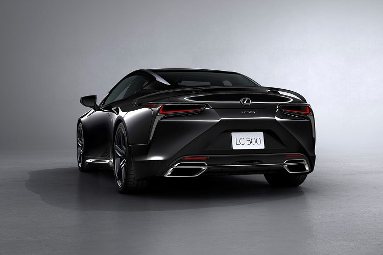 Giá xe Lexus LC 500 Inspiration Series đời 2021 là 110.420 USD (khoảng 2,6 tỷ đồng), cao thứ 2 trong số các biến thể Lexus LC 500 đang bán tại Mỹ. Đắt nhất là biến thể mui trần Convertible Inspiration giá 119.800 USD (khoảng hơn 2,7 tỷ đồng). Mẫu xe thể thao Nhật Bản được xem là đối thủ của Mercedes-Benz S-Class Coupe, BMW 8-Series...