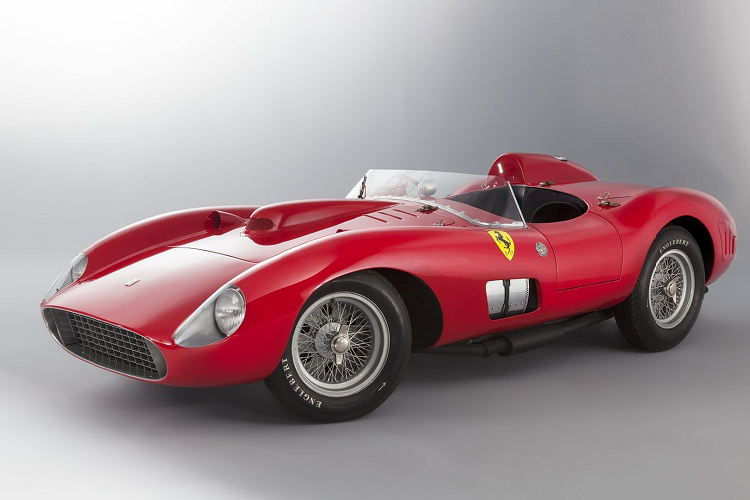 2. Ferrari 335 Scaglietti (35,7 triệu USD): Không như những siêu xe đắt giá của Ferrari, chiếc 335 Scaglietti không được sản xuất hàng loạt. Mẫu xe này được chế tạo để cạnh tranh tại giải đua Sebring 12 hours, Mille Miglia và giải Le Mans. Chỉ có 4 chiếc 335 Scaglietti được sản xuất, phát triển dựa trên chiếc 315 S. Xe được trang bị động cơ V12 4.0L, công suất 390 mã lực. Vào năm 2016, một chiếc Ferrari 335 Scaglietti được bán đấu giá 35,7 triệu USD.