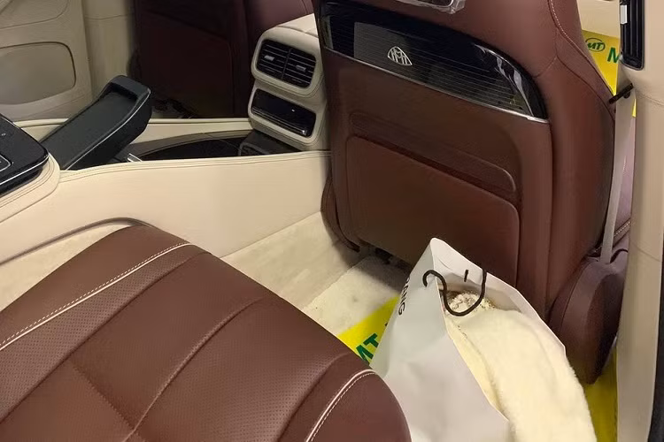 Ngoài ra, xe còn có hệ thống mild hybrid EQ Boost 48 V, tạm thời bổ sung 22 mã lực và 250 Nm khi cần thêm sức mạnh