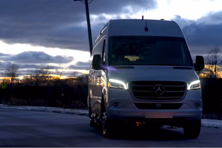 Nó phù hợp hơn so với các dạng tủ thuốc được bán sẵn mà công ty đã mua và lắp đặt như trước đây.