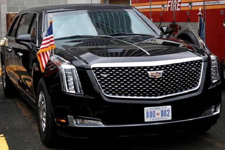 Chiếc Cadillac One cho tổng thống Mỹ được người tiền nhiệm là ông Donald Trump sử dụng thuộc thế hệ sản phẩm 2.0, chiếc limousine cực dài đã được giới thiệu vào năm 2018. Dù có kiểu dáng của Cadillac nhưng xe lại dùng nền tảng xe tải GMC TopKick hạng nặng, sau đó được bọc thép dày, kết quả là Cadillac One 2.0 nặng hơn 6.800 kg.