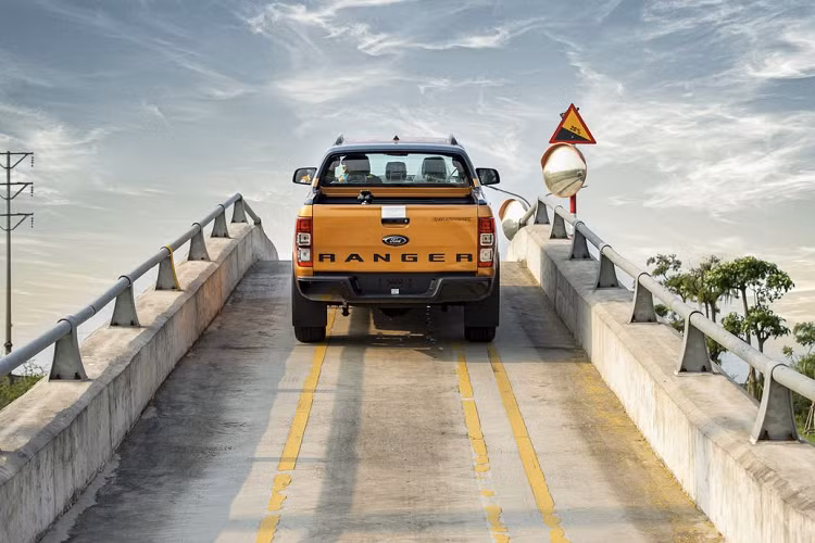 Top 10 điều bạn nên biết về xe bán tải Ford Ranger - Hình 7 Top 10 dieu ban nen biet ve xe ban tai Ford Ranger-Hinh-7