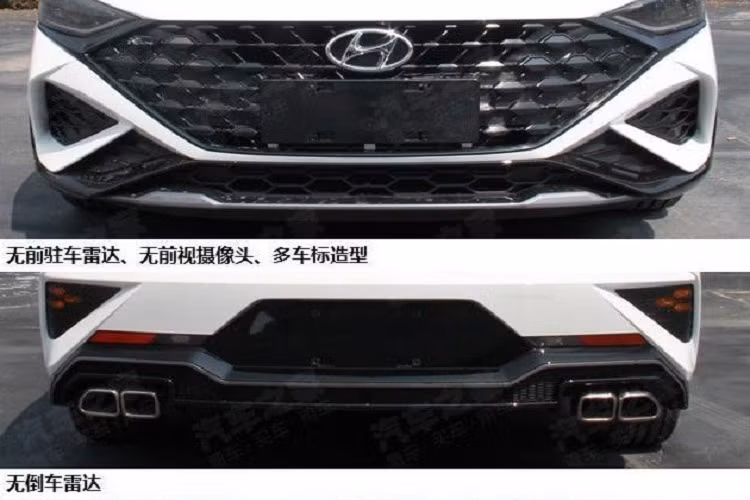 Trên đầu xe, Hyundai Lafesta 2022 được bổ sung lưới tản nhiệt hình lục giác cỡ lớn hơn trước và sơn màu đen. Tuy nhiên, chỉ có khu vực xung quanh logo của hãng Hyundai và bên dưới khung lắp biển số là mở trong khi những phần còn lại của lưới tản nhiệt được đóng kín. Lưới tản nhiệt này vẫn nối liền với cụm đèn pha như trước.