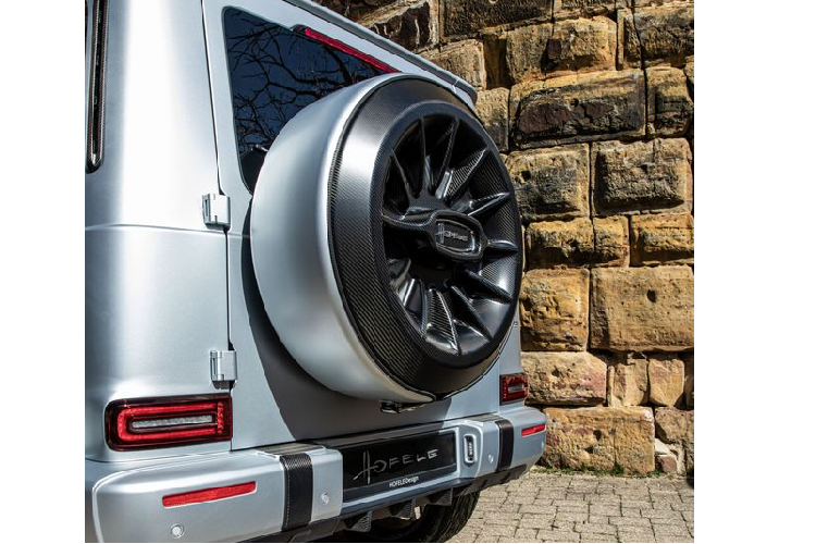 Làm tròn bodykit của Hofele là bộ la-zăng hợp kim 5 chấu kích thước 24 inch và một số bộ phận làm từ sợi carbon, ví dụ như vỏ đựng lốp dự phòng có thiết kế rất đặc biệt ở phía sau.