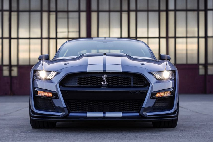 Bên cạnh phiên bản Heritage Edition, Ford còn bổ sung thêm màu sơn cam Code Orange cho Ford Mustang Shelby GT500 đặc biệt, đây vốn là màu sơn đang được cung cấp cho các mẫu xe hiệu suất cao như F-150 Raptor, GT và sắp tới là Bronco Raptor.