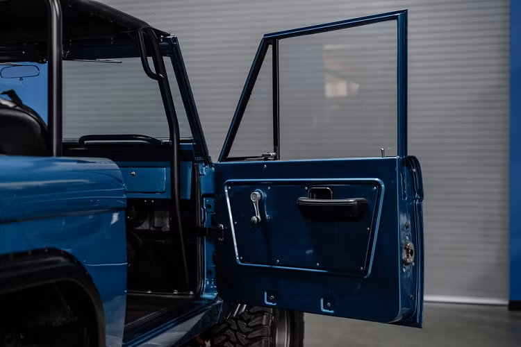 Hiện tại, xe đang được bán đấu giá bởi RMSothebys, sự kiện mở bán sẽ diễn ra vào ngày 22/1 tại Arizona.