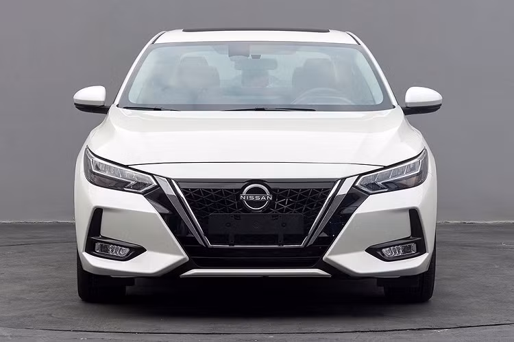 Theo tin đồn, Nissan Sylphy e-Power 2022 mới sẽ chính thức trình làng trong triển lãm Ô tô Thiên Tân 2021, khai mạc vào ngày 29/9 tới đây. Trước thời điểm đó, những thông tin và hình ảnh rò rỉ của Nissan Sylphy e-Power mới đã xuất hiện trên mạng.