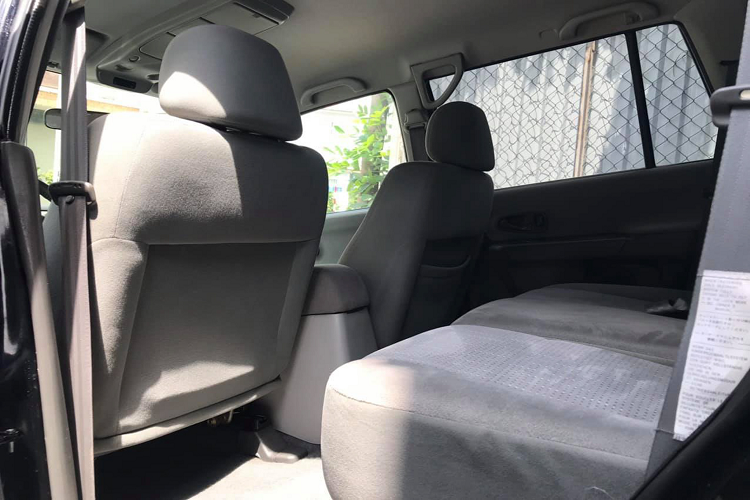 Trang bị trên Nativa khá cơ bản, vì đây là mẫu xe đời cũ. Ghế ngồi được bọc vải, đi kèm với các tính năng tiêu chuẩn bao gồm đầu radio AM / FM với 4 loa, túi khí phía trước của người lái và hành khách phía trước, cửa sổ chỉnh điện và hơn nữa