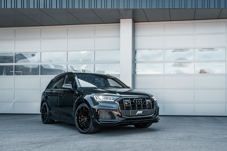 Thương hiệu ABT Sportline vừa cho ra mắt gói độ dành cho Audi SQ7 thế hệ mới. Tương tự những gói độ trước đây, ABT tập trung vào cải thiện hiệu suất nhưng cũng có thêm một vài chi tiết trang trí bên ngoài.