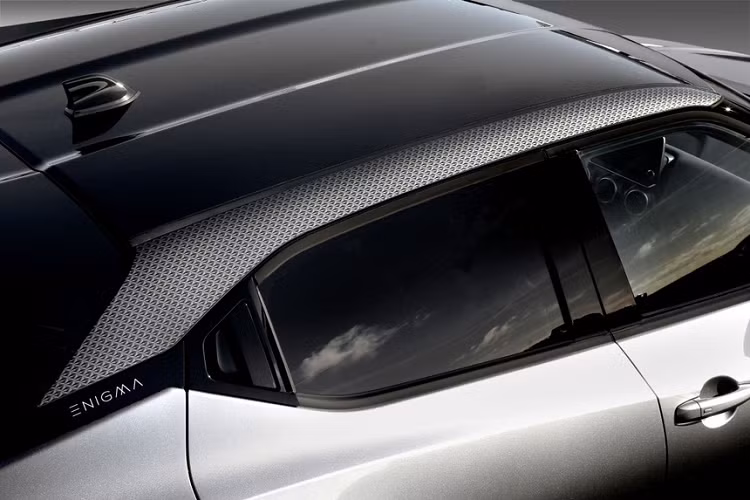 Song song đó, người dùng cũng có thể ra lệnh bật đèn pha hay yêu cầu Alexa gửi địa chỉ cần tới đến hệ thống dẫn đường trên xe.