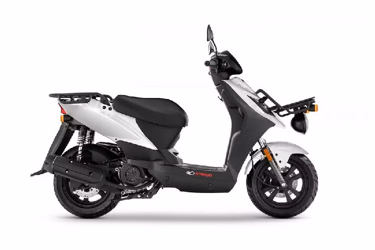 Nhìn vào thiết kế và cái tên của chiếc xe ga Kymco Agility Carry 125 này, chúng ta có thể hình dung được ra khả năng đặc biệt nhất của chiếc xe chính là khả năng chuyên chở của nó. Những bộ baga trước sau đã không còn quá xa lạ với những người chơi xe.