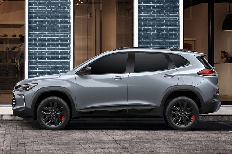 Tại thị trường Philippines, xe có 2 phiên bản là LS và LT Redline. Giá xe Chevrolet Tracker 2021 tương ứng của 2 phiên bản này là 1.142.888 Peso (khoảng 540 triệu đồng) và 1.242.888 Peso (587 triệu đồng). Khi mua xe, khách hàng có thể chọn các màu sơn ngoại thất như đỏ, xám, đen, trắng và xanh dương (dành riêng cho bản LS).