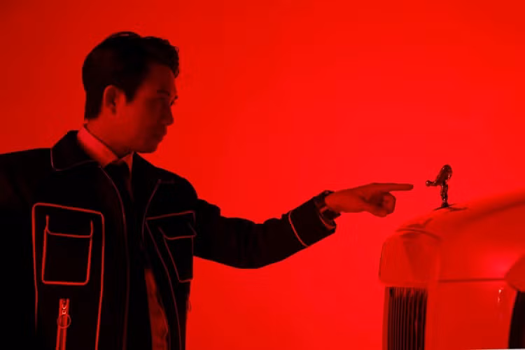 Trong số những cái tên chơi siêu xe đình đám nhất dải đất hình chữ S này không thể bỏ qua được cái tên Phạm Trần Nhật Minh hay còn gọi với cái tên đại gia siêu xe Minh Nhựa, 1 trong những thế hệ vàng mua sắm siêu xe tại Việt Nam và trong 2 năm qua đã chuyển sang tậu SUV.