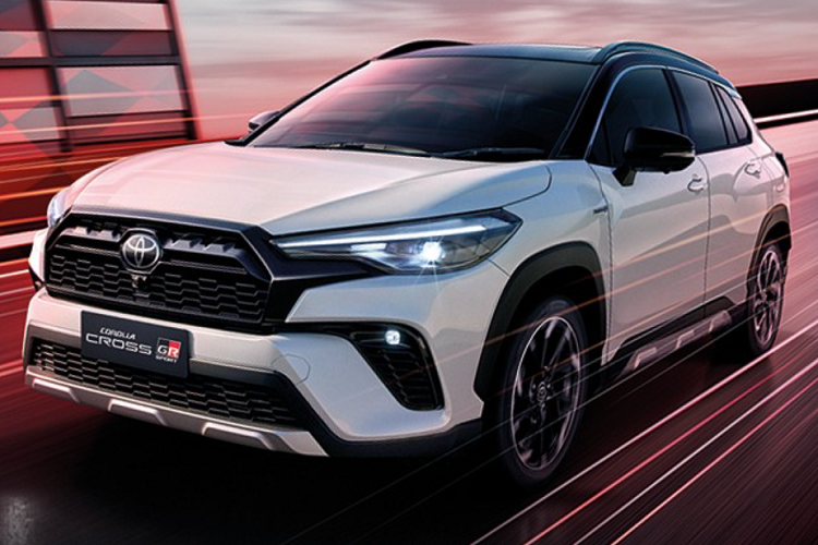 Đúng như thông tin từ trước đó, hãng Toyota cuối cùng đã chính thức giới thiệu mẫu xe Toyota Corolla Cross GR Sport 2022 mới ở thị trường Đông Nam Á, cụ thể là Thái Lan. Mẫu xe này được giới thiệu tại thị trường Thái Lan trước thềm triển lãm Thailand International Motor Expo 2021, khai mạc vào ngày mai.