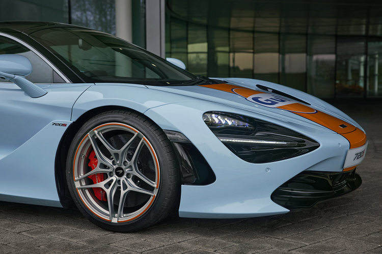 “McLaren Automotive đã khẳng định bản thân là một công ty sản xuất siêu xe tiên phong trong vòng chỉ 10 năm qua, nhưng thương hiệu này thực chất đã có một lịch sử đáng chú ý trước cả quãng thời gian đó và thật tuyệt khi khách hàng đón nhận những phối màu nổi tiếng trên những chiếc siêu xe McLaren hiện đại”, Mike Flewitt, CEO của McLaren Automotive phát biểu.