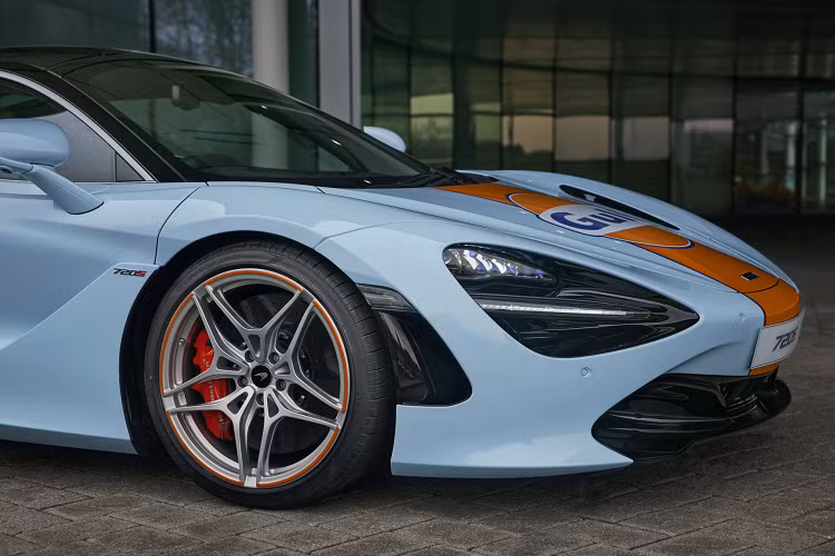 “McLaren Automotive đã khẳng định bản thân là một công ty sản xuất siêu xe tiên phong trong vòng chỉ 10 năm qua, nhưng thương hiệu này thực chất đã có một lịch sử đáng chú ý trước cả quãng thời gian đó và thật tuyệt khi khách hàng đón nhận những phối màu nổi tiếng trên những chiếc siêu xe McLaren hiện đại”, Mike Flewitt, CEO của McLaren Automotive phát biểu.