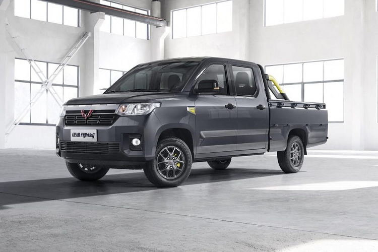 Thị trường Mỹ luôn có một tình yêu bất diệt đối với những chiếc bán tải cỡ lớn, trong khi hầu hết phân còn lại của thế giới chỉ chủ yếu tiêu thụ những mẫu cỡ vừa (được coi là cỡ lớn tại nhiều nơi), nhưng Trung Quốc lại có chút khác biệt. Trong khi thị trường tỷ dân cũng yêu thích những mẫu bán tải cỡ lớn, họ cũng có dành cả tình cảm cho những mẫu xe cỡ nhỏ, thậm chí tí hơn như chiếc Wuling Zhengtu 2021 mới này.